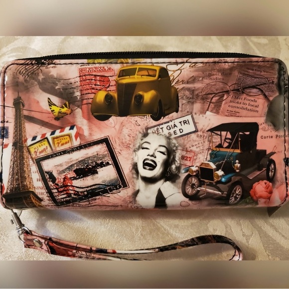 Marilyn Monroe Fashion Wristlet Wallet NWT - Picture 2 of 7